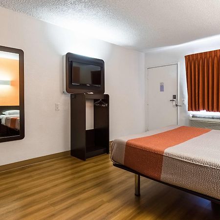 Motel 6-Long Beach, Ca - International City Bagian luar foto