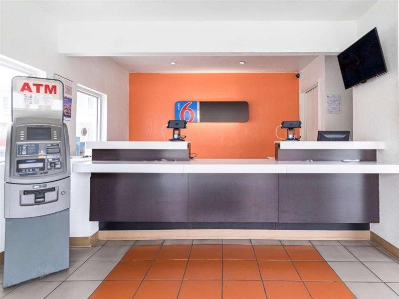 Motel 6-Long Beach, Ca - International City Bagian luar foto