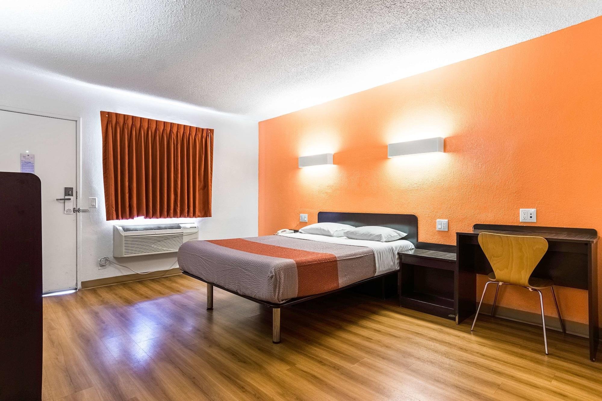 Motel 6-Long Beach, Ca - International City Bagian luar foto
