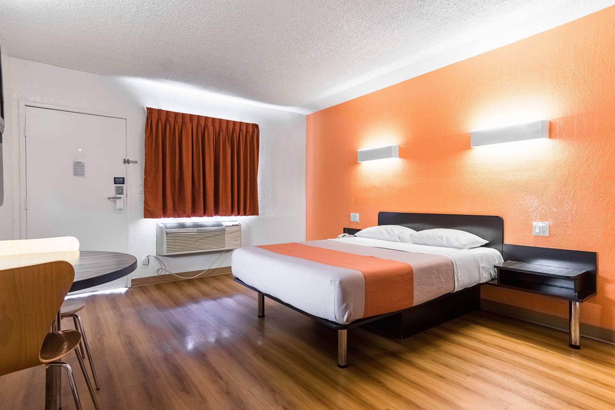 Motel 6-Long Beach, Ca - International City Bagian luar foto