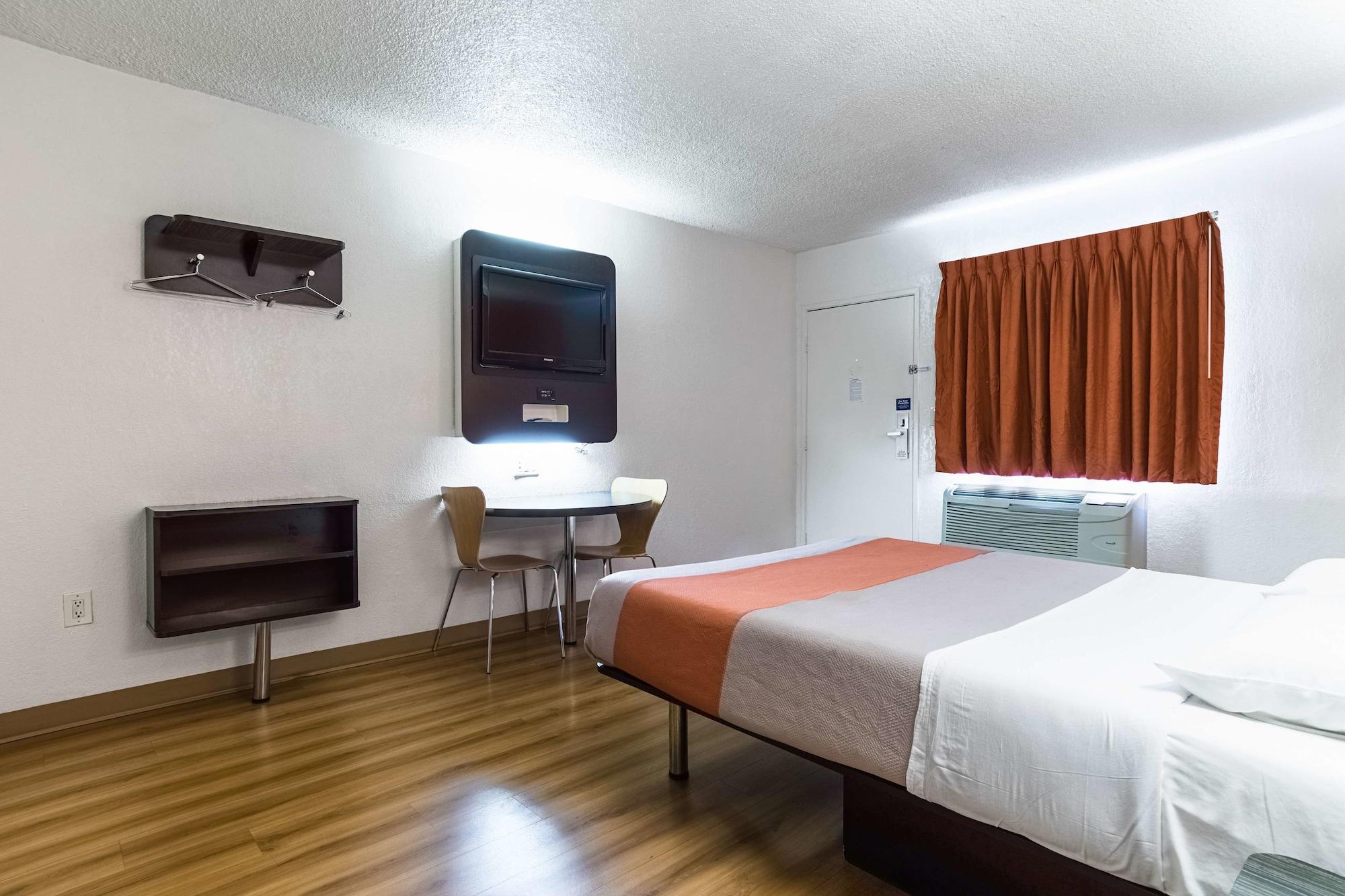 Motel 6-Long Beach, Ca - International City Bagian luar foto