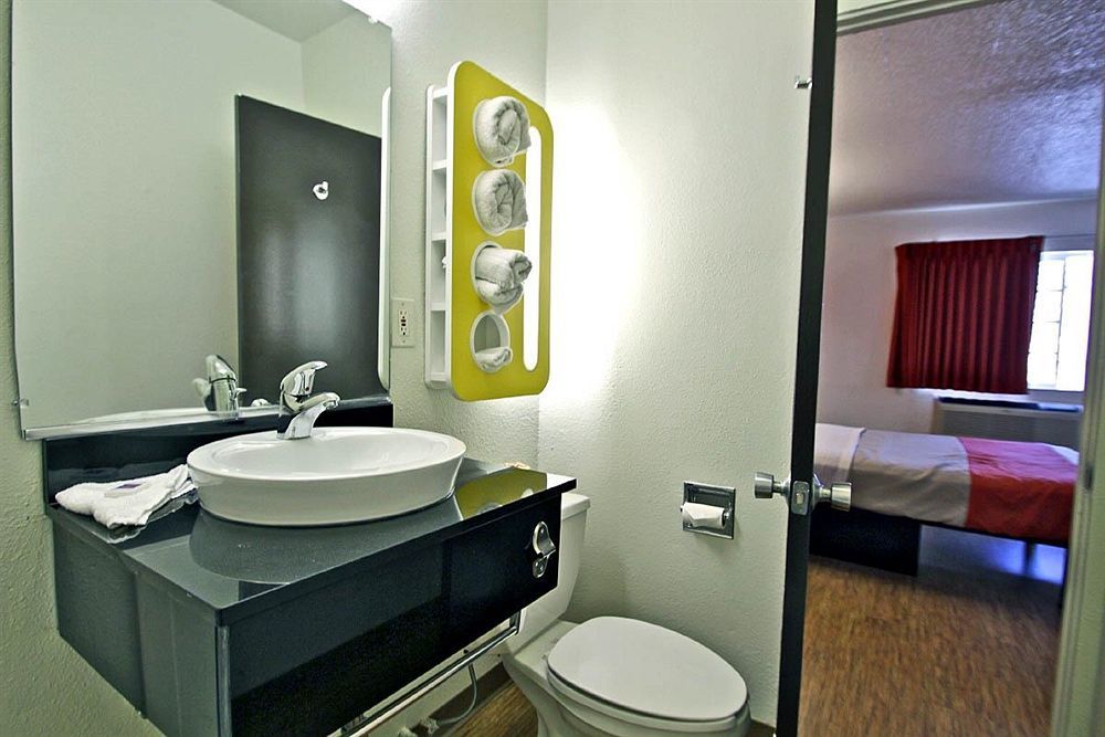 Motel 6-Long Beach, Ca - International City Bagian luar foto