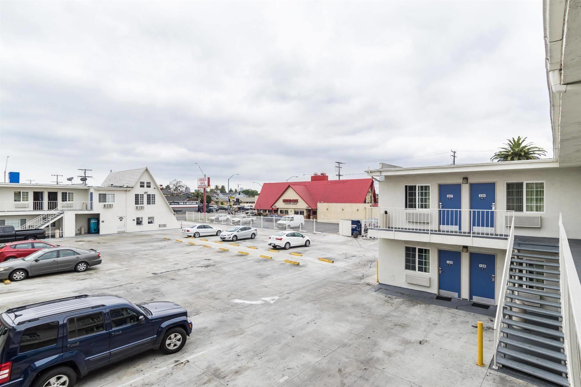 Motel 6-Long Beach, Ca - International City Bagian luar foto