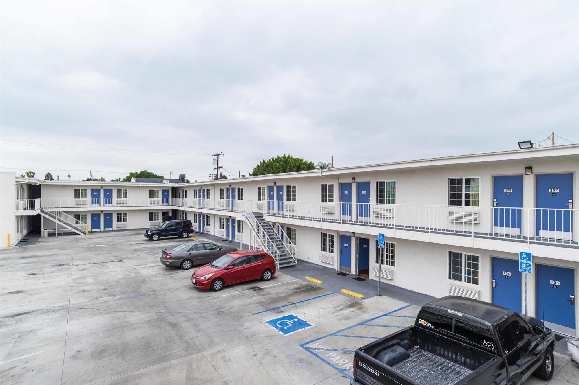 Motel 6-Long Beach, Ca - International City Bagian luar foto