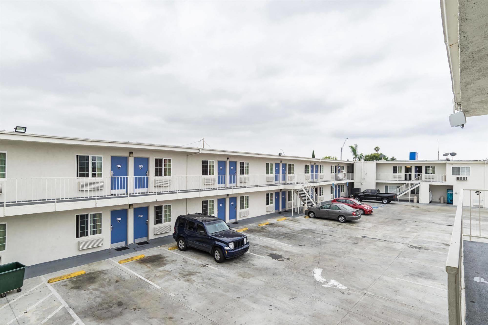 Motel 6-Long Beach, Ca - International City Bagian luar foto