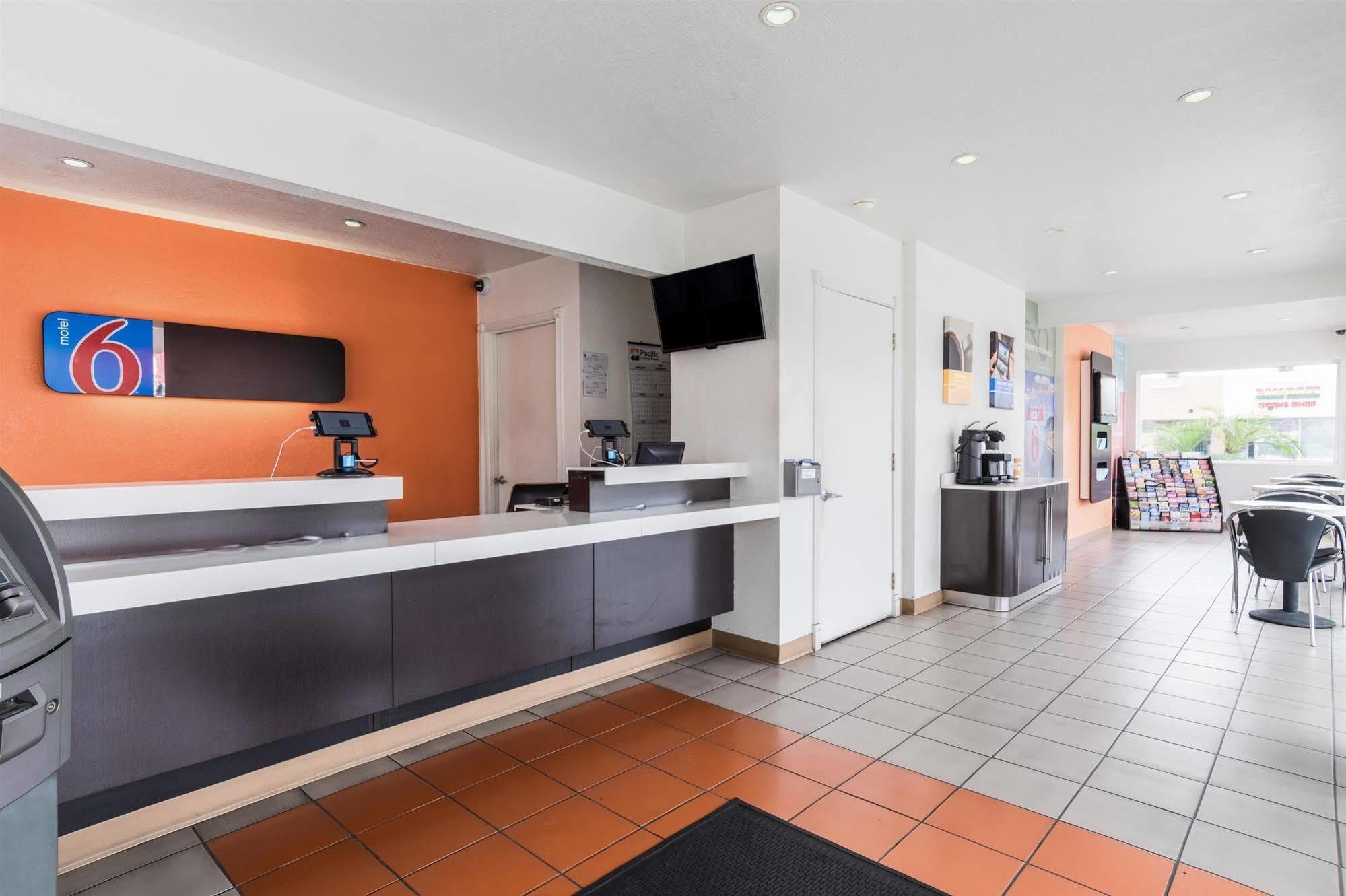 Motel 6-Long Beach, Ca - International City Bagian luar foto