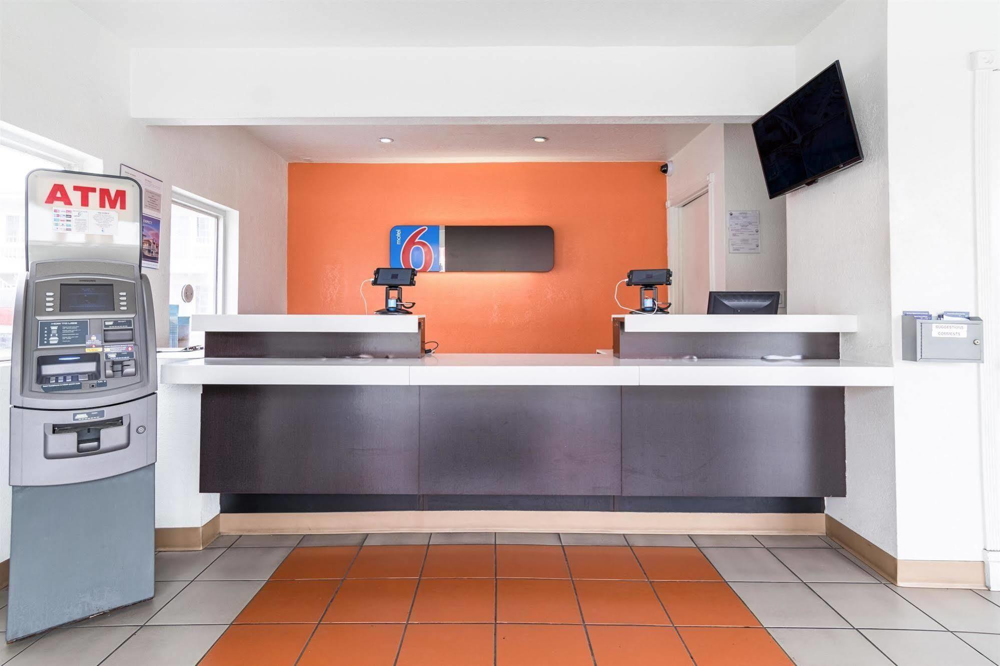 Motel 6-Long Beach, Ca - International City Bagian luar foto