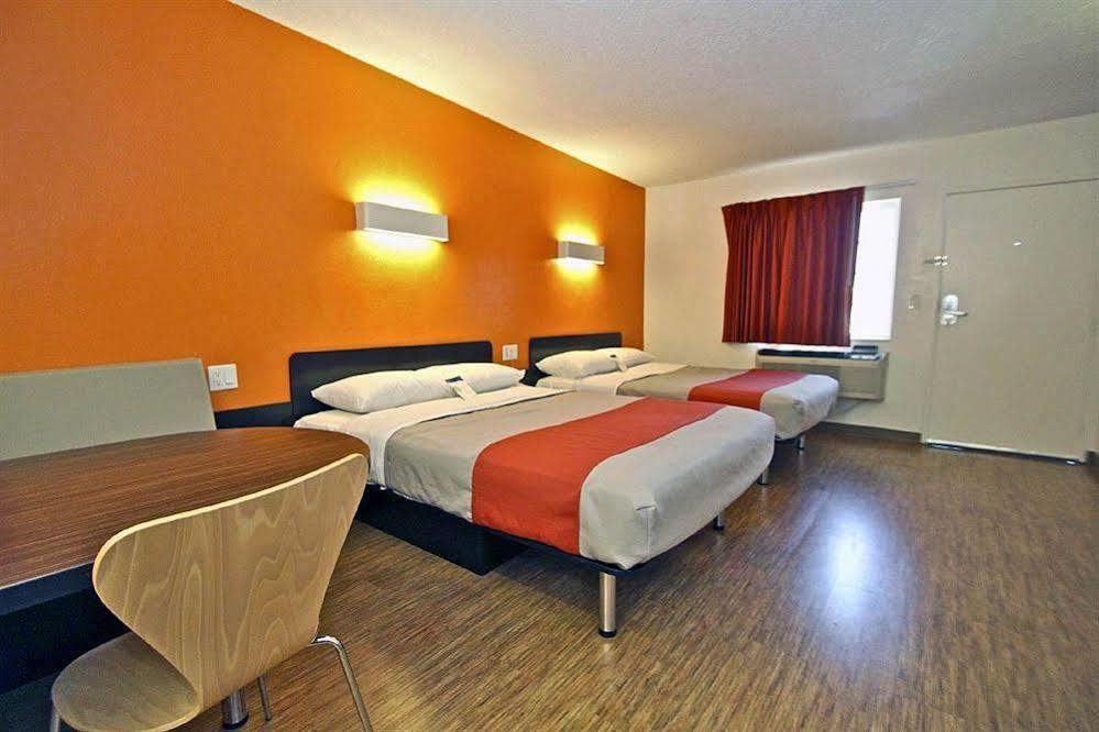 Motel 6-Long Beach, Ca - International City Bagian luar foto