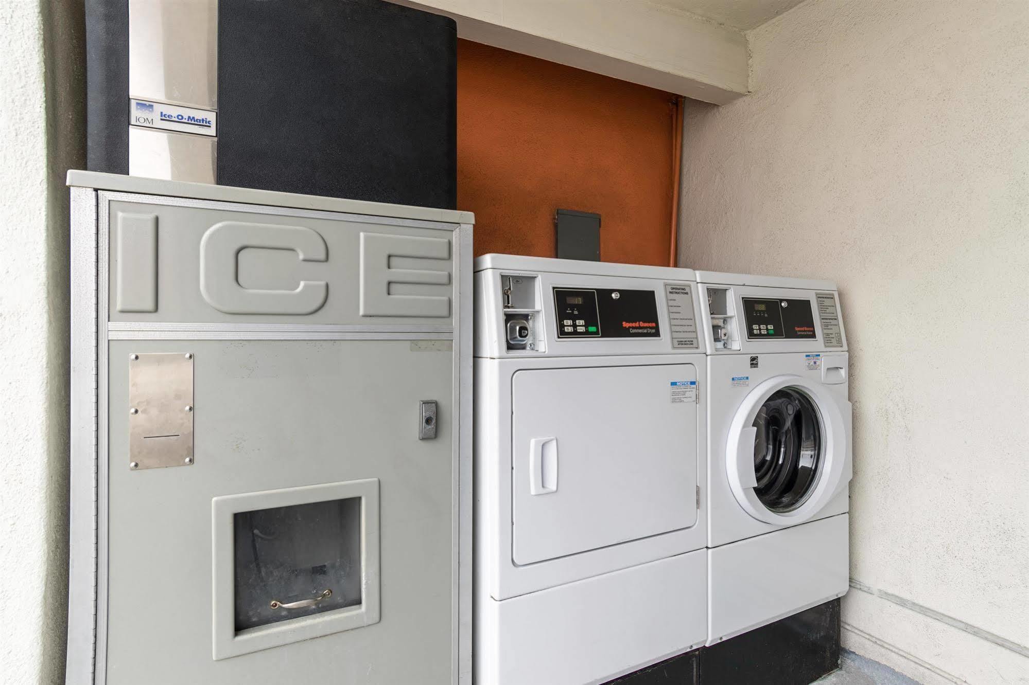 Motel 6-Long Beach, Ca - International City Bagian luar foto