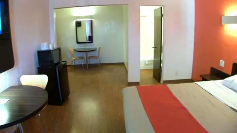Motel 6-Long Beach, Ca - International City Bagian luar foto